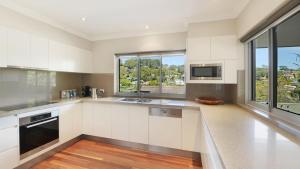 Villa Avoca - Stroll To The Sand, Cafes, & Cinema