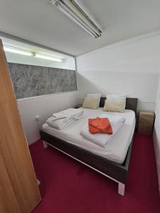 Private 3-Zimmer Apartment -Private WC, Dusche, Küche-