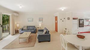 Evening Soiree - Good Position