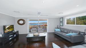 Vista Seascape - Decks, Pool, and Views!