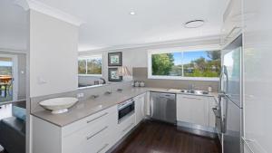 Vista Seascape - Decks, Pool, and Views!