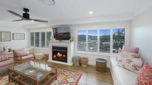 Seaward - Beach and Headland Views