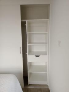 Vista 18 zona 10 parqueo y lavandería 4 personas