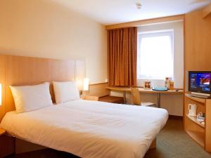 ibis Swansea
