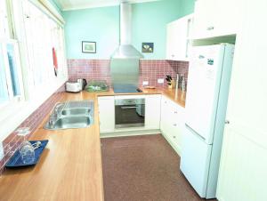 Redruth - 2 bedroom cottage situated in wandiligong