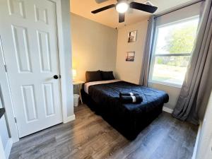 Your Perfect ATX Home Base! 2BR East Austin Gem