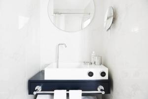 Superior Double Room room in Hôtel Amastan Paris