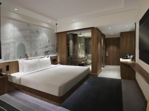 Novotel Mumbai Juhu Beach