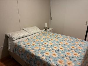 Spacious downtown apartment overlooking Parque de las Aguas