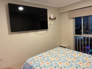 Spacious downtown apartment overlooking Parque de las Aguas