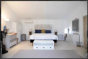 CHATEAU 18e AVEC PISCINE