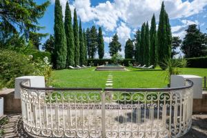 CHATEAU 18e AVEC PISCINE