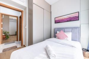 Comfy Apartment-Perfect City Stay at TK Area