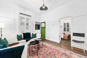 Settlers Cottage on Fitzroy- Red Cliffs