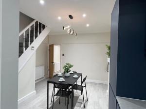 Cosy 2 bedroom Home-Birkenhead-Sleeps 4