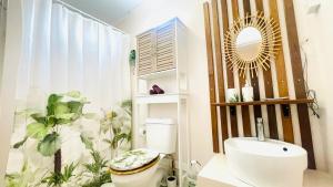 Charming House with Pool, 5 Min to the Beach