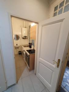 Comfortable 2BR Apartment with Netflix near Karlsplatz