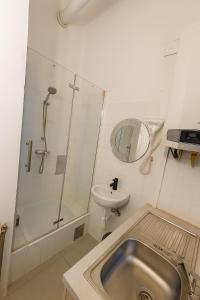 Comfortable 2BR Apartment with Netflix near Karlsplatz