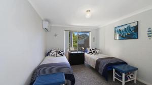 Bellbird 1 - Close To The Beach