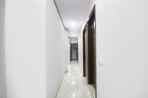 Fabhotel Cosy Rooms - Near Embassies, DU South Campus