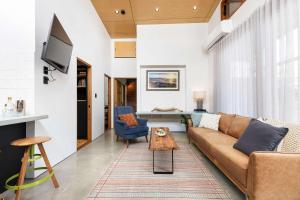 The Foundry on McLaren - Urban CBD Retreat