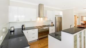 Quails Crossing - Pool With A View