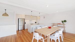 Avoca Chic - Modern Town House