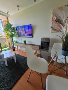 Providencia Centro a pasos de Costanera center Restaurantes y Tiendas