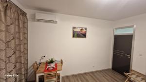 Fully renovated apartment by Anděl metro