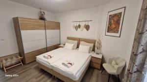 Fully renovated apartment by Anděl metro