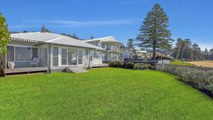 Avoca Beach House - Uninterrupted Beachfront