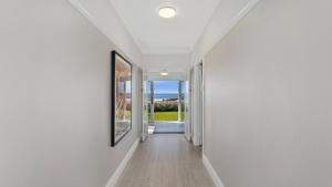 Avoca Beach House - Uninterrupted Beachfront