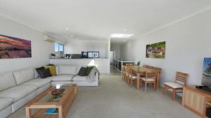 The Lookout - Never - Ending Views