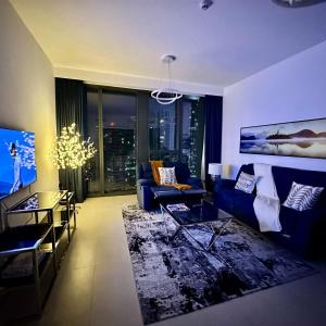 Boulevard Heights Downtown Perfect Location High floor Luxury Apartment!