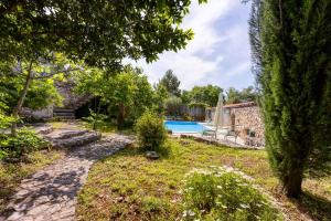 Beautiful stone holiday house MENTA I