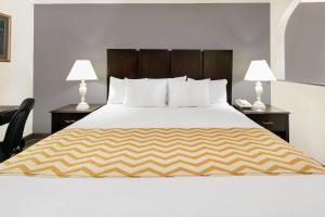 Travelodge Inn & Suites by Wyndham Norman