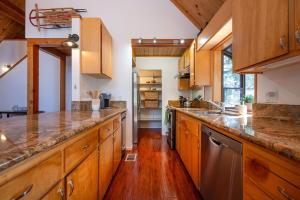 Arnold A Frame Cabin with Hot Tub and Guest Suite