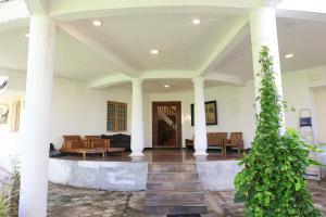 Divu - Azure Opulence Beachfront Villa