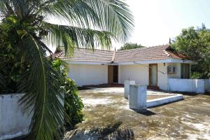Divu - Azure Opulence Beachfront Villa