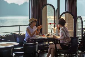 Halong & Bai Tu Long Cruises