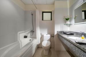 Sea Front Apartment & Spa Da Nang