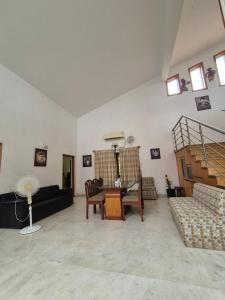 Charus Villa By Elite Stays