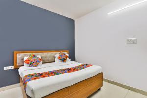 FabHotel Raas Inn