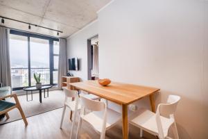 716 Riverlands - Lux 2 Bedroom Apartment