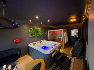 Suite Tentation Spa privatif & ambiance romantique
