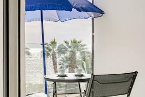 Cozy beachfront gem with seaview