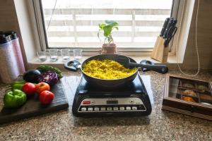 Artistic Haven 1BHK Apartment, Vrindavan