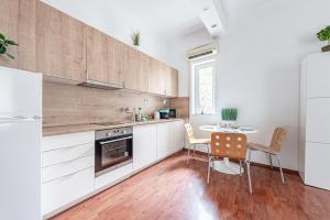 Rákóczi tér Apartment Cozy Peaceful AC, Metro