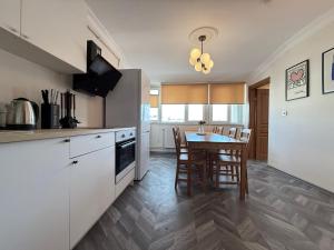 Stunning 3BR 3Bathroom 3AC near Metro D6