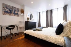 6 Guests Flat Champs Elysees 2 BDR